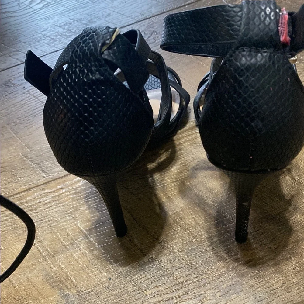 Penny Loves Kenny Black Strappy Leather Sandals Size 7